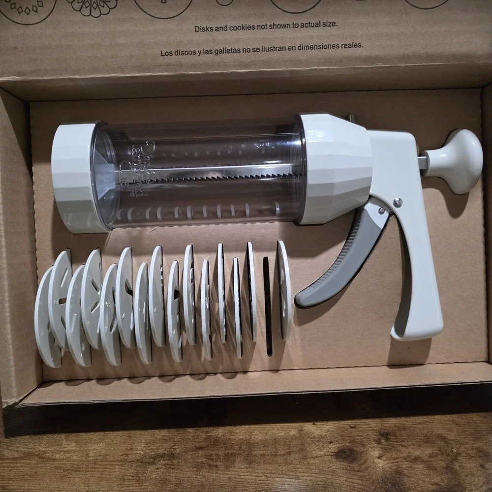 The Pampered Chef Cookie Press 16 Disc 1525 Retired Set (15 discs‎ included)